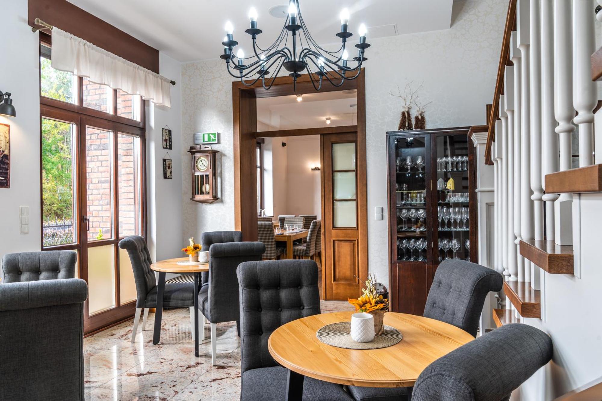 Biala Koszula Hotel Tleń Kültér fotó