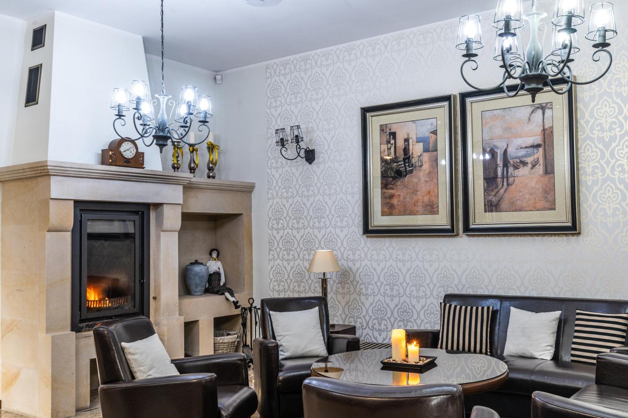 Biala Koszula Hotel Tleń Kültér fotó