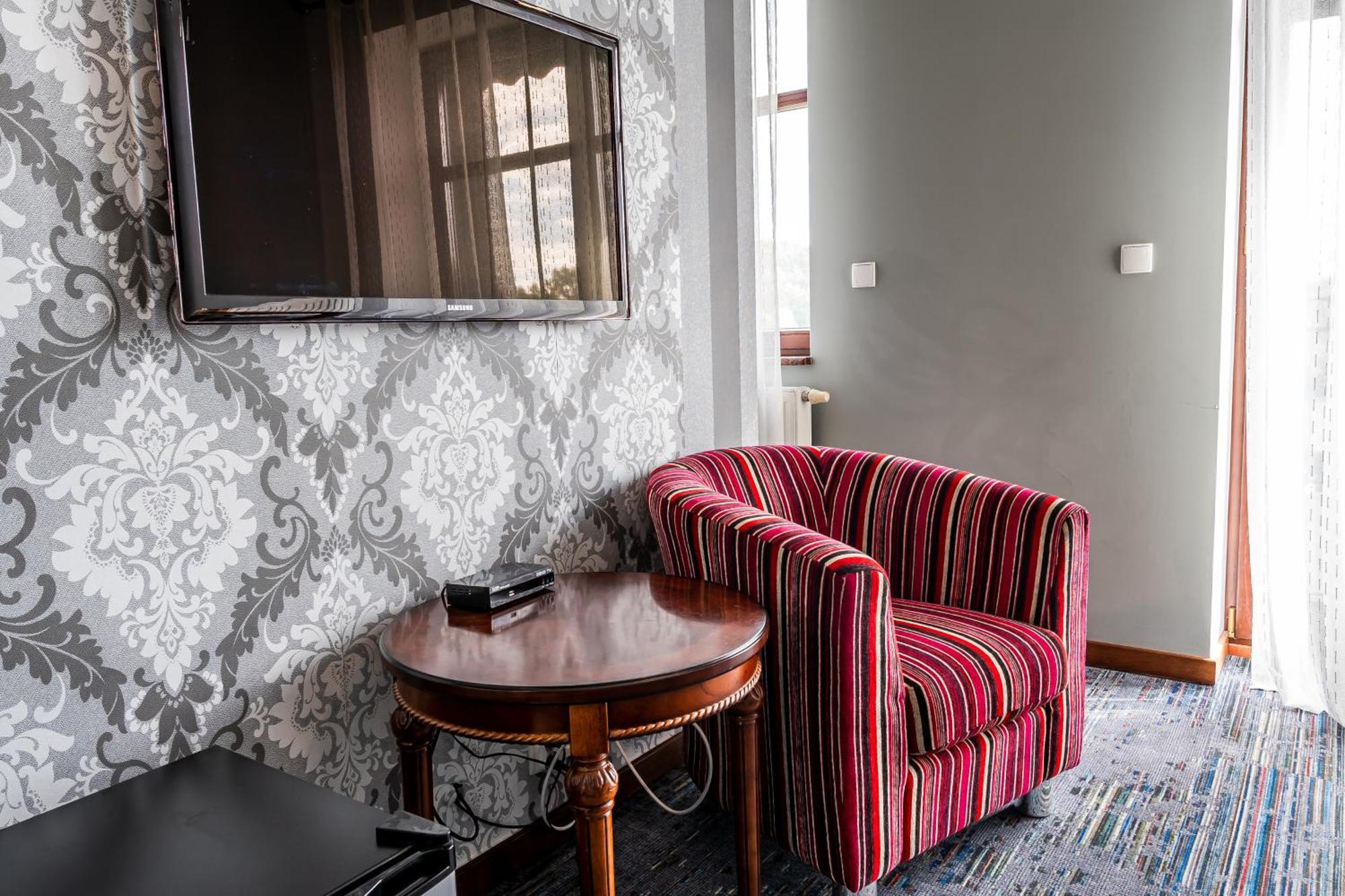 Biala Koszula Hotel Tleń Kültér fotó