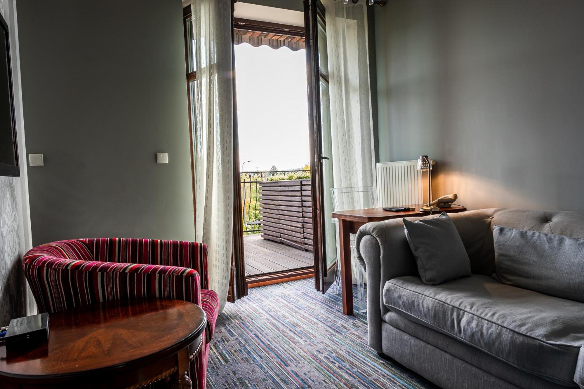 Biala Koszula Hotel Tleń Kültér fotó