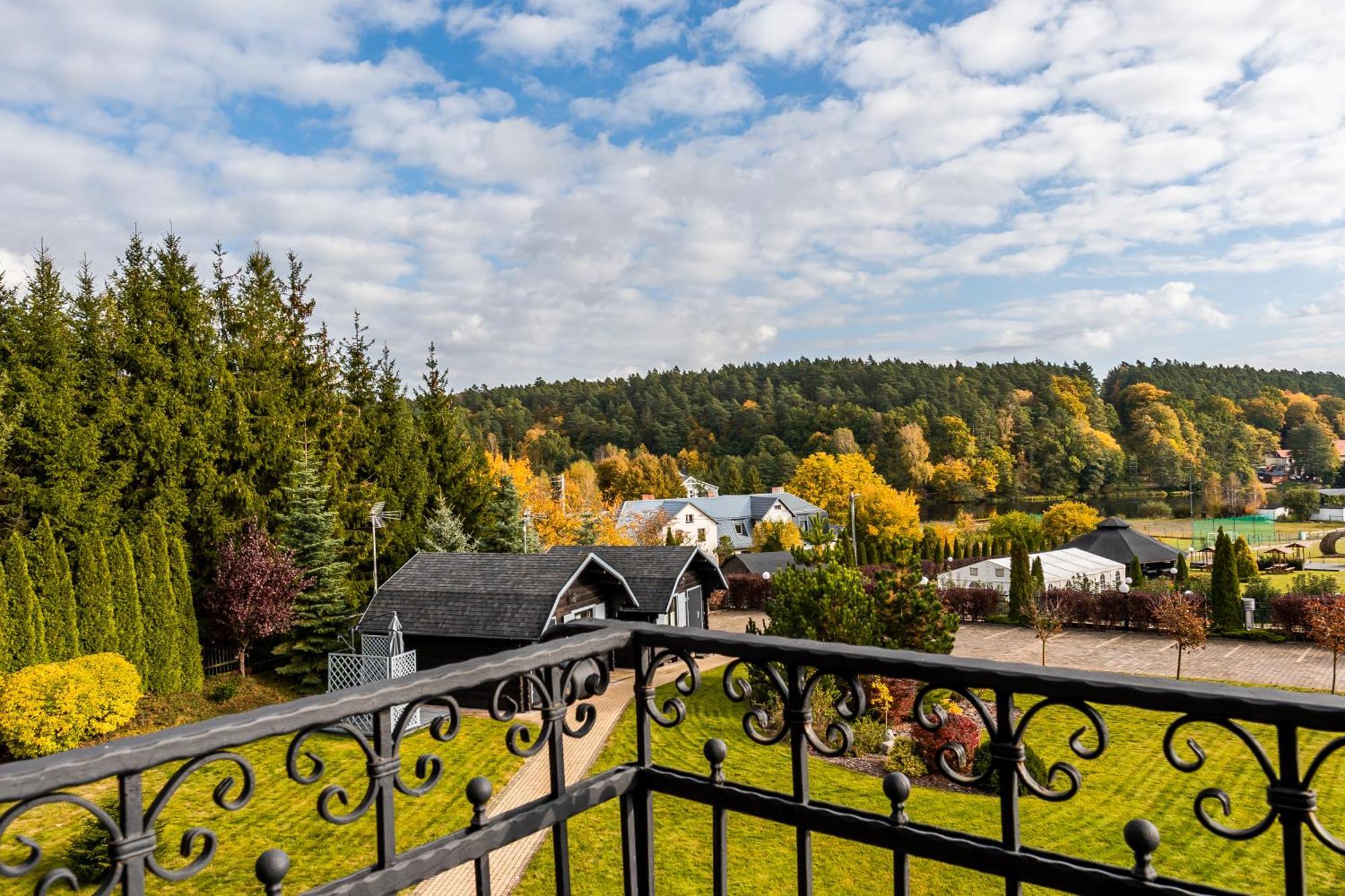 Biala Koszula Hotel Tleń Kültér fotó