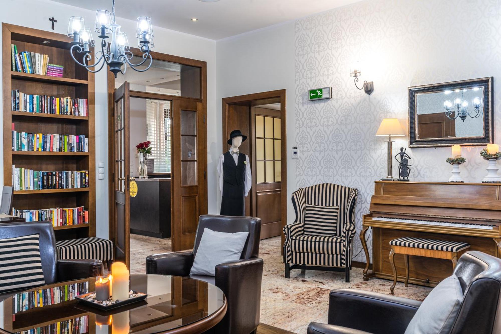 Biala Koszula Hotel Tleń Kültér fotó