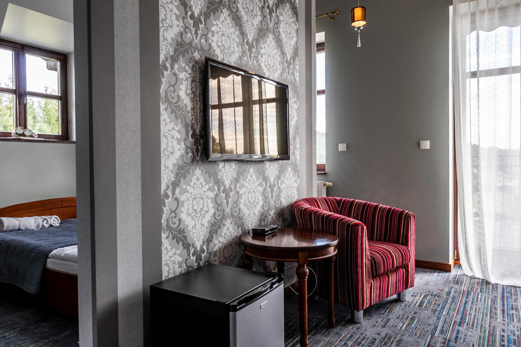 Biala Koszula Hotel Tleń Kültér fotó