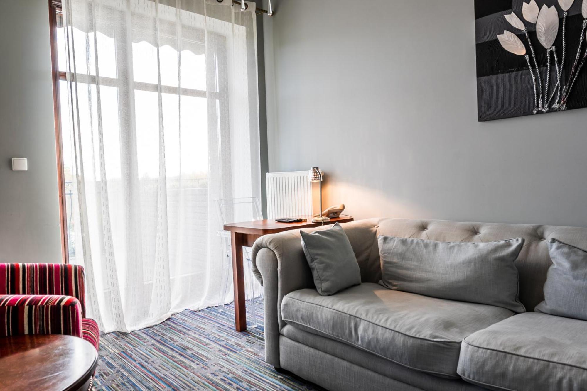 Biala Koszula Hotel Tleń Kültér fotó