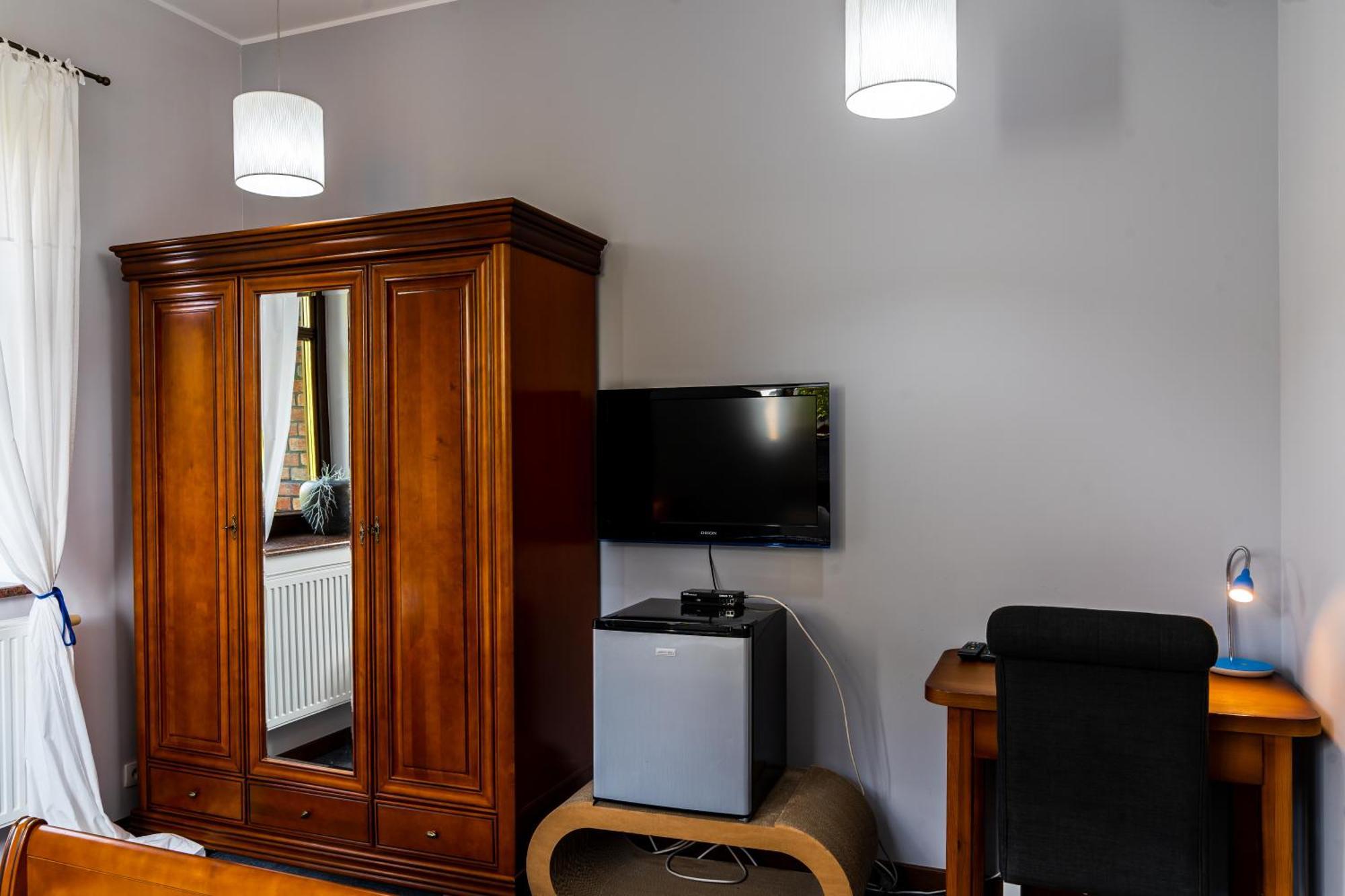 Biala Koszula Hotel Tleń Kültér fotó